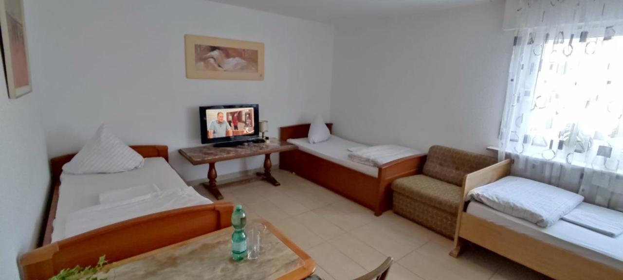 Fuer Grosse Gruppe Bis 10 Person Appartement Stuttgart